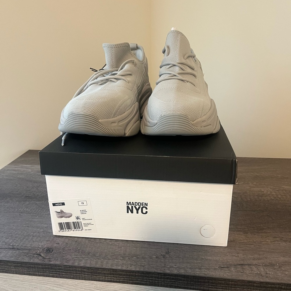 Gray Modern Sneakers with Cushioned Comfort